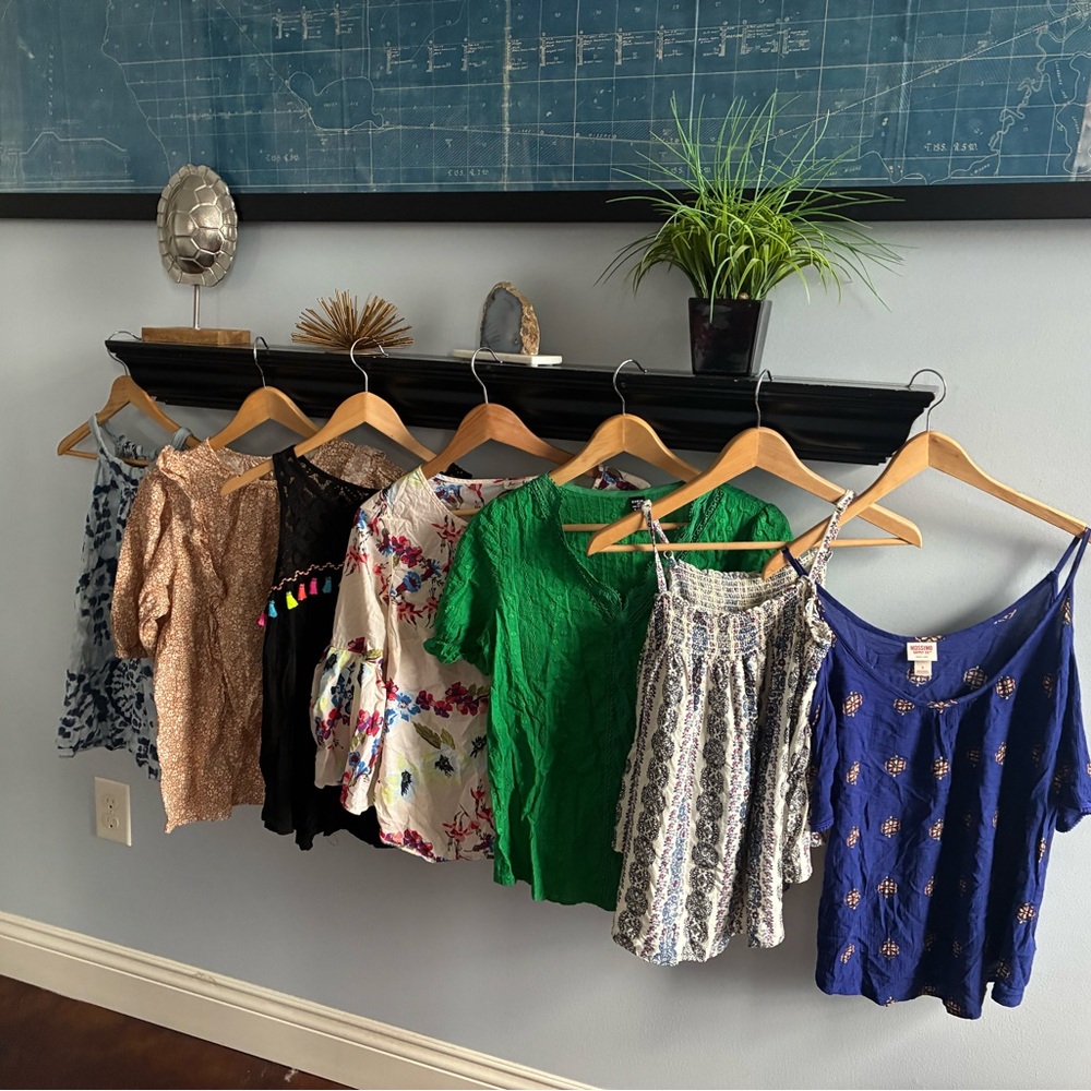 Lot of 7 women’s tops